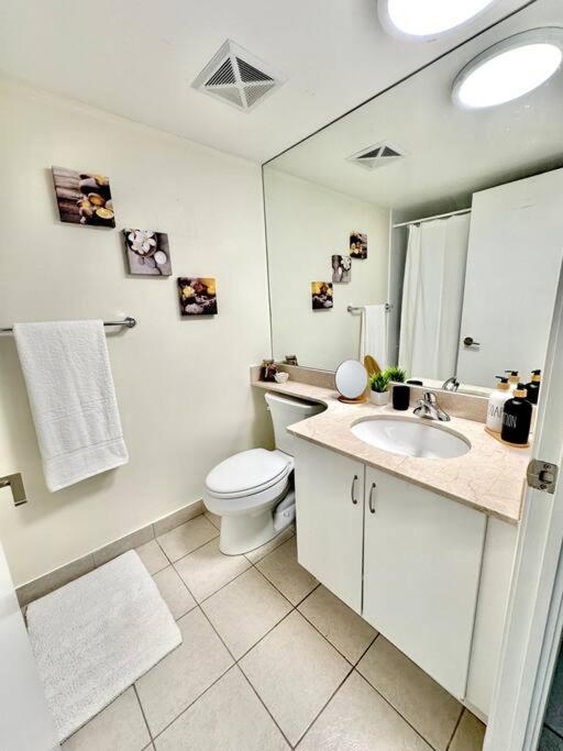Lake View Apartment W/Parking! Toronto Exteriör bild